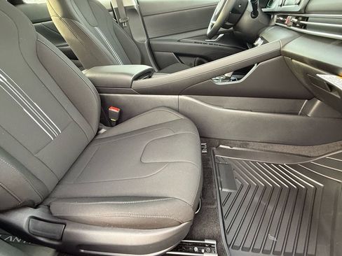 New 2026 Hyundai Elantra Blue image 10