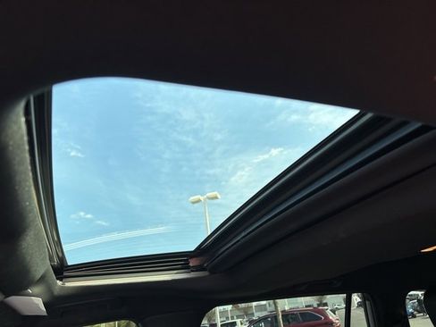 Used 2023 Toyota Highlander XSE image 10