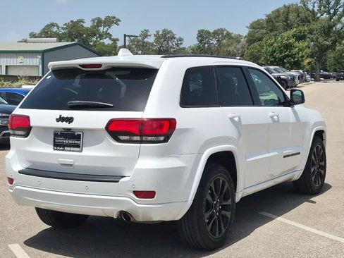 Used 2019 Jeep Grand Cherokee Altitude RWD image 5