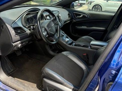 Used 2015 Chrysler 200 S w/ Comfort Group FWD image 9