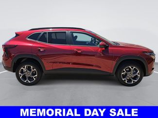 New 2025 Chevrolet Trax LT w/ Driver Confidence Package FWD video 2