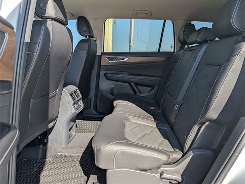 New 2026 Volkswagen Atlas SE image 25