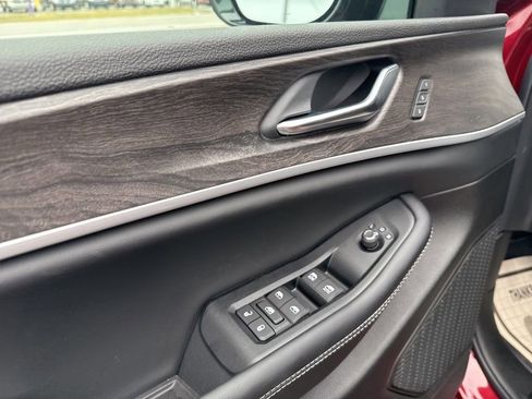 New 2025 Jeep Grand Cherokee L Limited w/ Black Appearance Package image 45