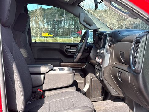 Used 2022 Chevrolet Silverado 1500 LT w/ Z71 Off-Road Package image 9