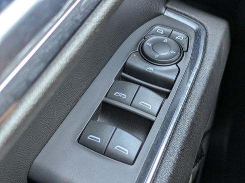 Used 2024 Chevrolet Silverado 1500 LT AWD/4WD image 20