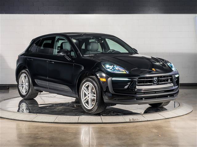 Used 2026 Porsche Macan AWD/4WD image 7