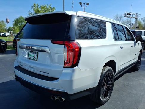 Used 2023 GMC Yukon XL Denali AWD/4WD image 5