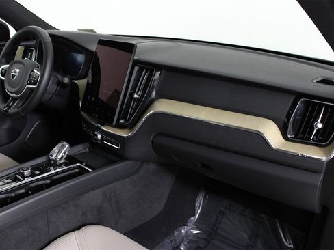 Used 2026 Volvo XC60 B5 Plus w/ Protection Package Premier image 22