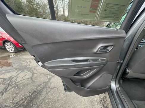 Used 2019 Chevrolet Trax LT image 19