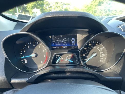 Used 2017 Ford Escape SE AWD/4WD image 14