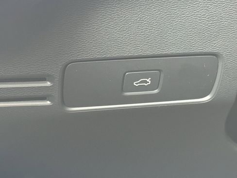 New 2026 Volvo XC40 B5 Core w/ Climate Package image 30