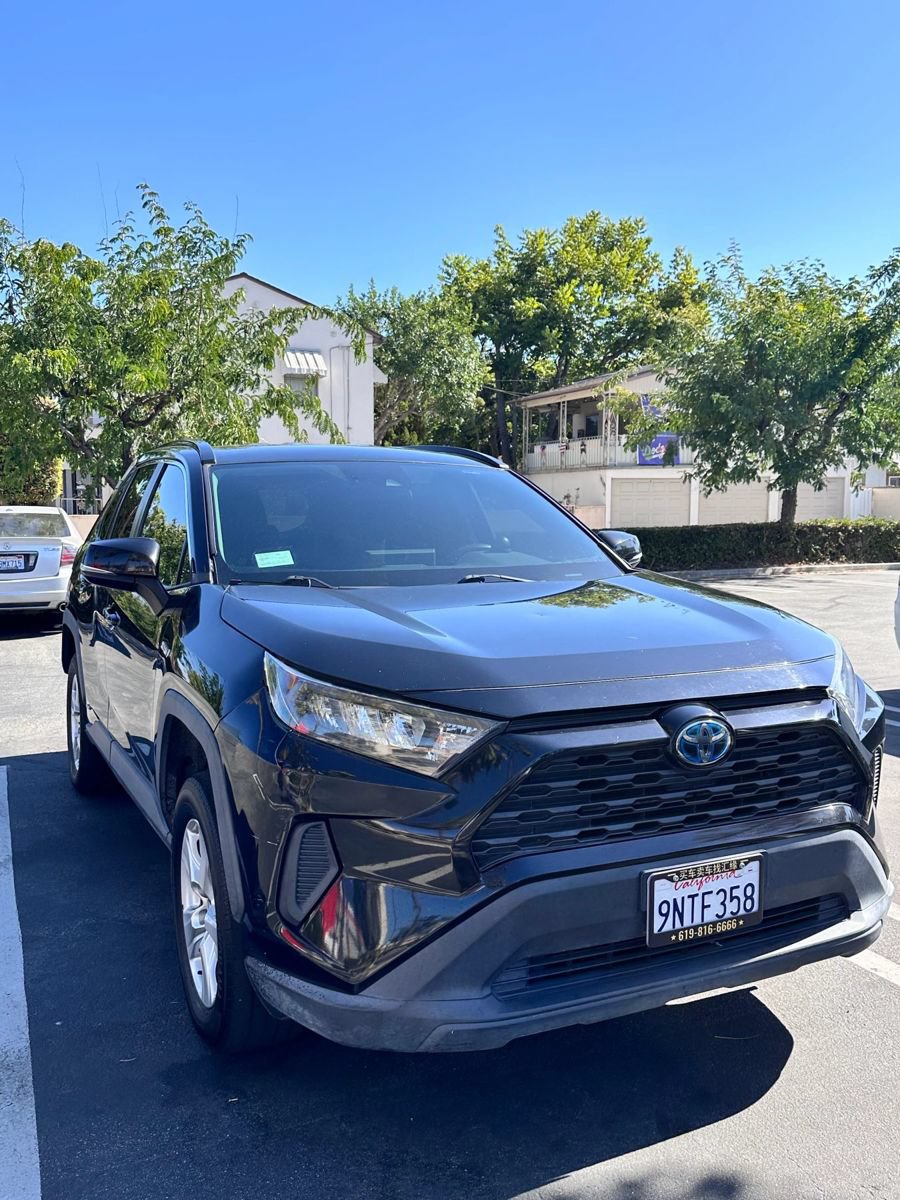 Used 2019 Toyota RAV4 LE w/ Carpet Mat Package AWD/4WD image 1