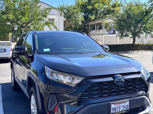 Used 2019 Toyota RAV4 LE w/ Carpet Mat Package AWD/4WD image 1