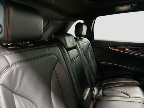 Used 2019 Lincoln Nautilus Select image 28