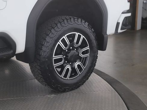 Used 2020 GMC Sierra 3500 AT4 w/ AT4 Premium Package AWD/4WD image 14