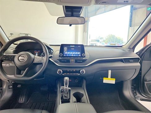 Used 2025 Nissan Altima 2.5 S image 24