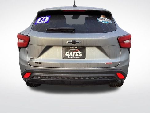 Used 2024 Chevrolet Trax RS FWD image 9