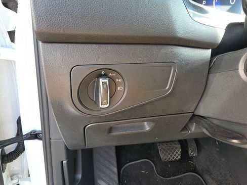 Used 2023 Volkswagen Tiguan SE image 14