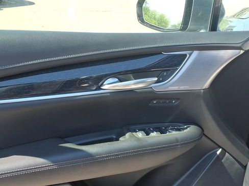 Used 2022 Cadillac XT5 Premium Luxury FWD image 10