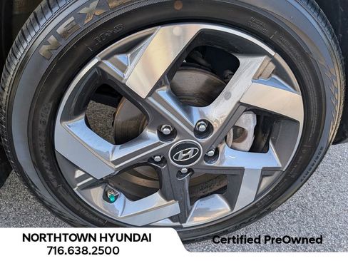 Used 2025 Hyundai Venue Limited FWD image 42