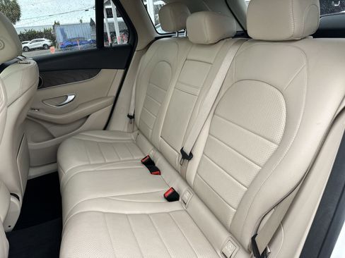 Used 2019 Mercedes-Benz GLC 300 image 23