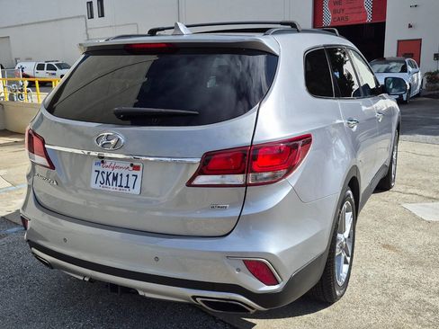 Used 2017 Hyundai Santa Fe FWD image 3