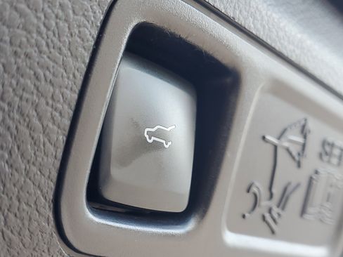 Used 2019 Lincoln Navigator Select w/ Technology Package image 9