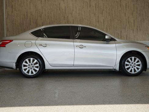 Used 2019 Nissan Sentra S FWD image 4