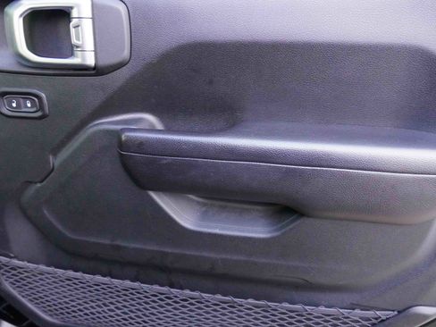 Used 2019 Jeep Wrangler Unlimited Sport S image 29