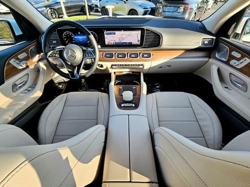 Used 2026 Mercedes-Benz GLS 450 4MATIC image 29