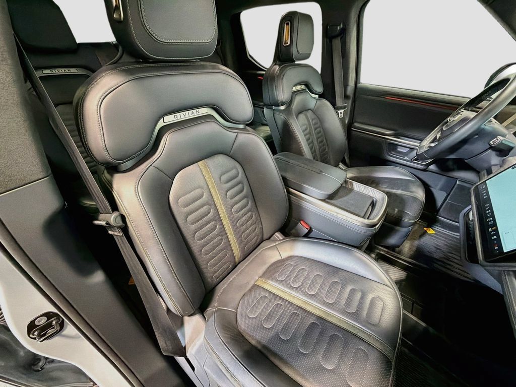 Used 2022 Rivian R1T Adventure AWD/4WD image 27