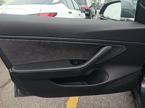 Used 2018 Tesla Model 3 Long Range image 16