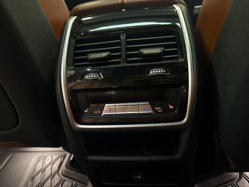 Used 2019 BMW X5 xDrive40i w/ M Sport Package AWD/4WD image 29