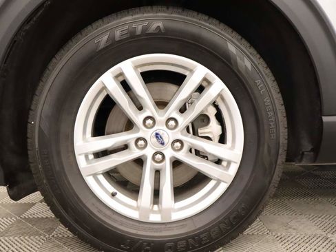 Used 2023 Ford Explorer XLT w/ Equipment Group 202A image 6