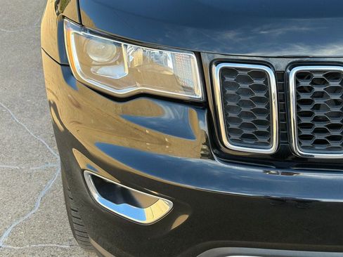 Used 2017 Jeep Grand Cherokee Limited image 6