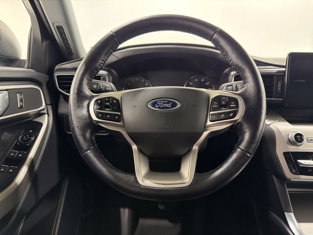 Used 2021 Ford Explorer XLT w/ Equipment Group 202A AWD/4WD image 31