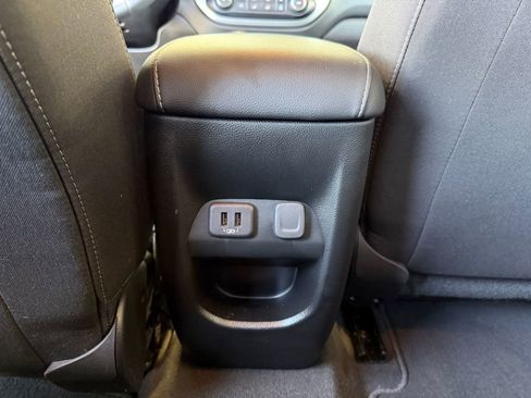 Used 2022 Chevrolet Colorado LT w/ LT Convenience Package image 25