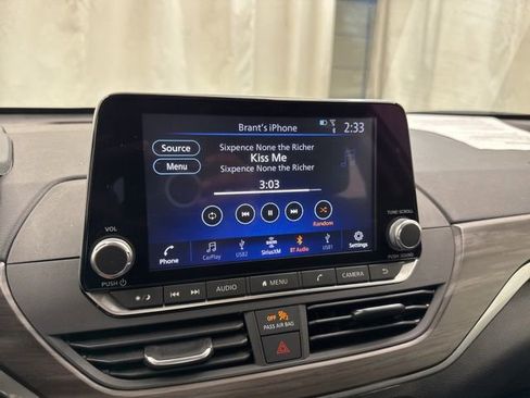Used 2025 Nissan Altima 2.5 SV FWD image 25