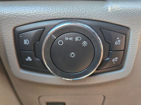 Used 2016 Ford F150 XLT image 33