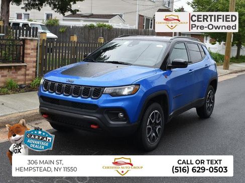 Used 2025 Jeep Compass Trailhawk AWD/4WD image 1