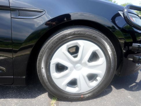 Used 2016 Ford Taurus Police Interceptor AWD image 38