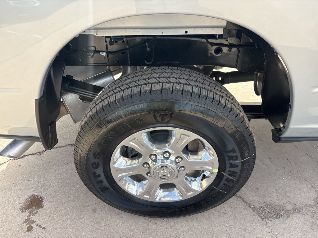 New 2026 RAM 3500 Big Horn AWD/4WD image 11
