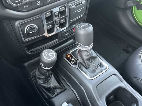 New 2025 Jeep Gladiator Sport image 20