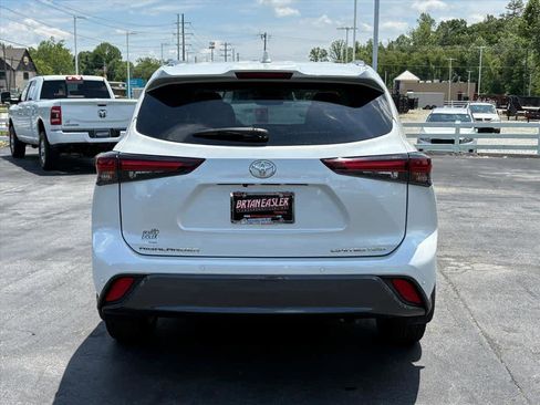 Used 2024 Toyota Highlander Limited AWD/4WD image 27