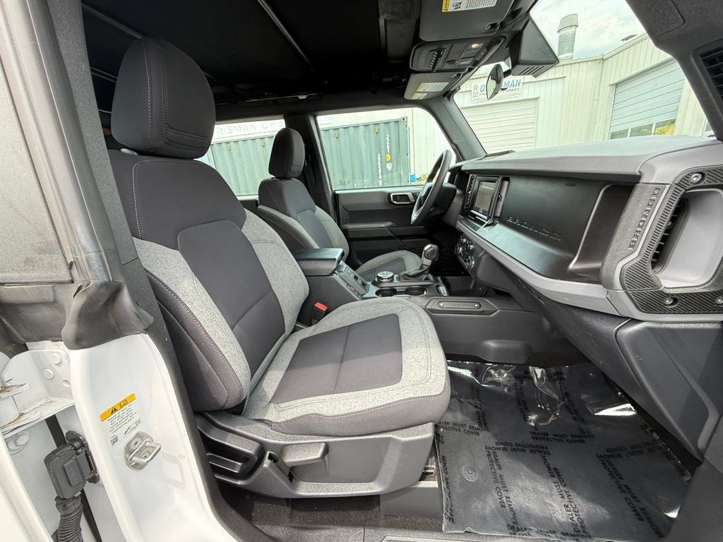 Used 2023 Ford Bronco 4-Door AWD/4WD image 27
