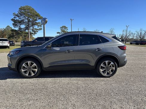 Used 2023 Ford Escape Platinum image 1