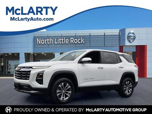 Used 2025 Chevrolet Equinox LT FWD image 1