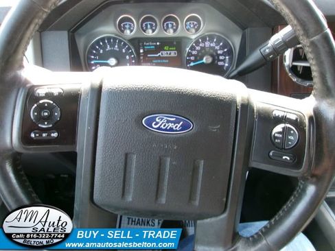 Used 2015 Ford F250 Lariat w/ Lariat Interior Package image 12
