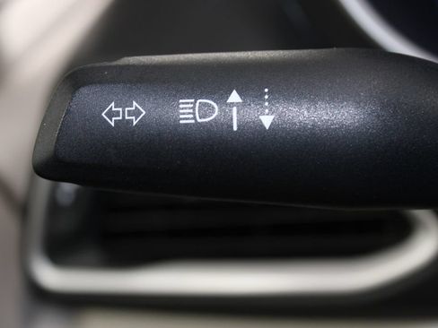 Used 2024 Chrysler Pacifica Touring-L FWD image 43
