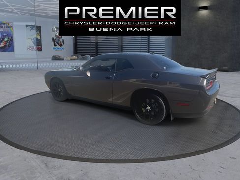 Used 2021 Dodge Challenger R/T w/ Driver Convenience Group RWD image 7